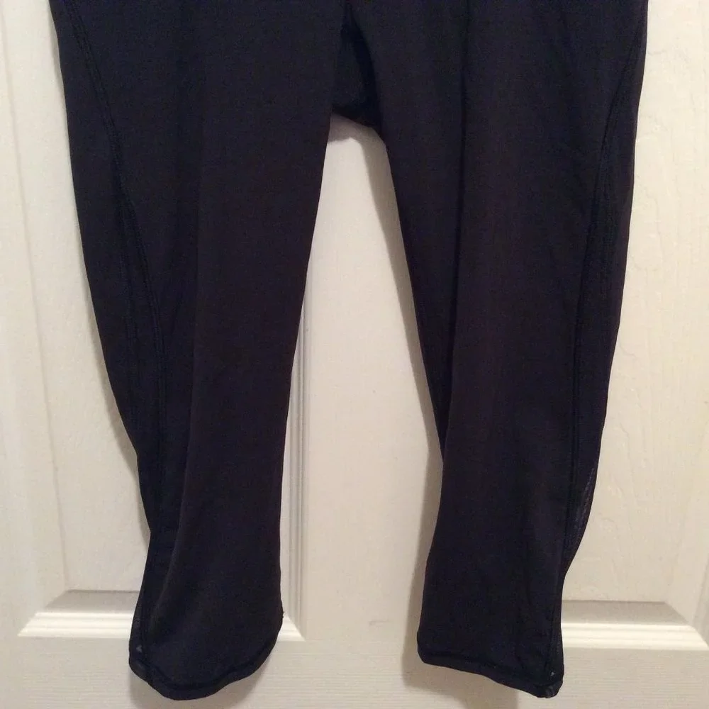 Lululemon Cropped Leggings 6 Solid Black